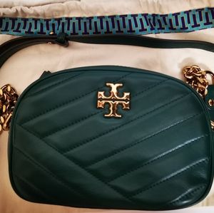 Tory burch kira chevron small camera bag